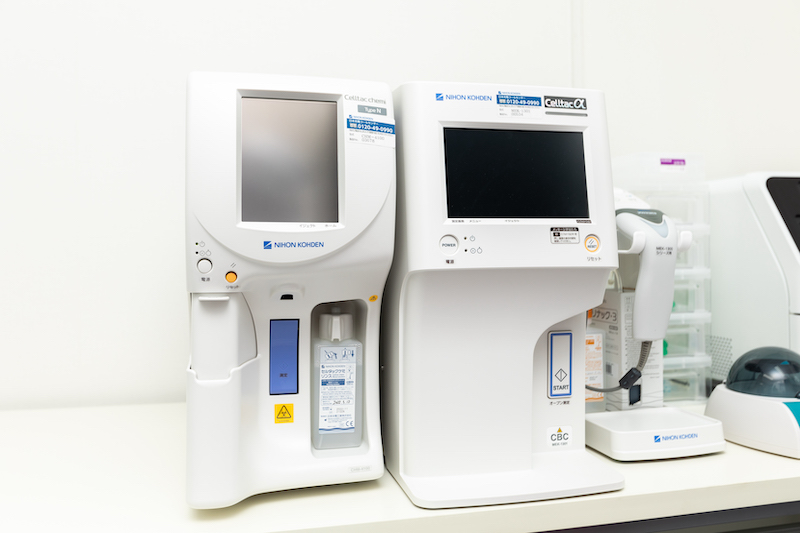 全自動血球計数器（セルタック）・臨床化学分析装置（セルタックケミ）